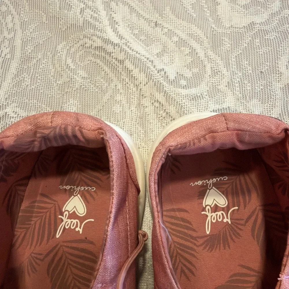 Reef Womens Cushion Coast slip on shoe in Rose 8.5 Arch Support Beach Surf Boho